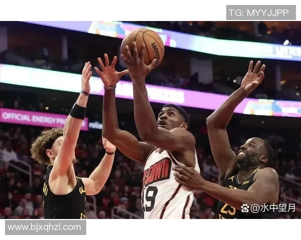 火箭队与马刺队季前赛精彩对决结果揭晓引发球迷热议 火箭队与马刺队季前赛精彩对决结果揭晓引发球迷热议